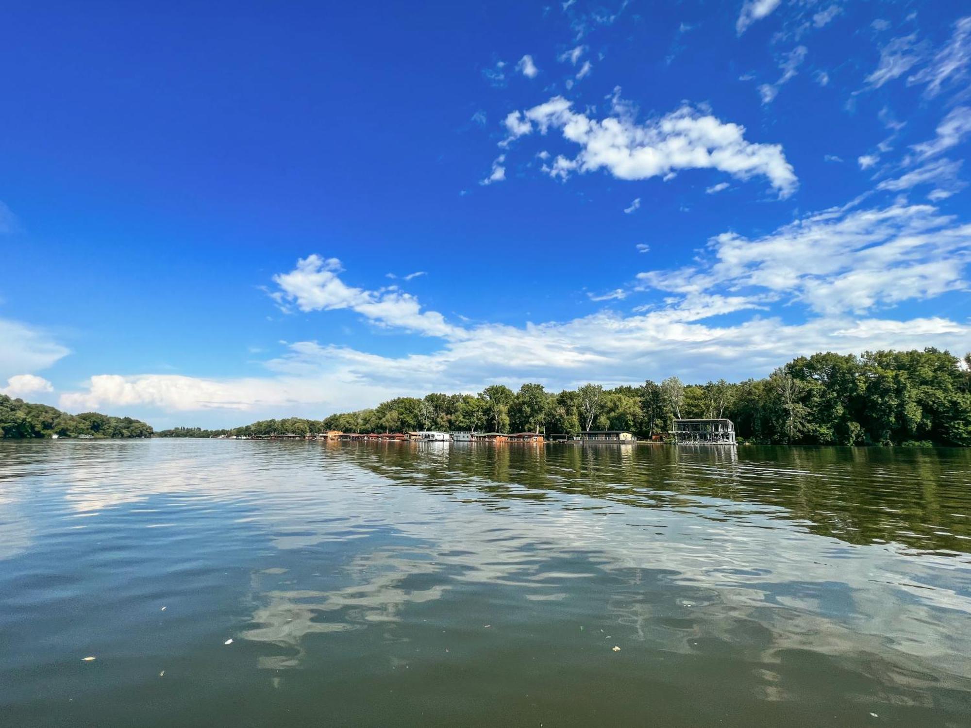 Lakohajo, Uszohaz - Tisza-To Hotel Tiszafured Luaran gambar