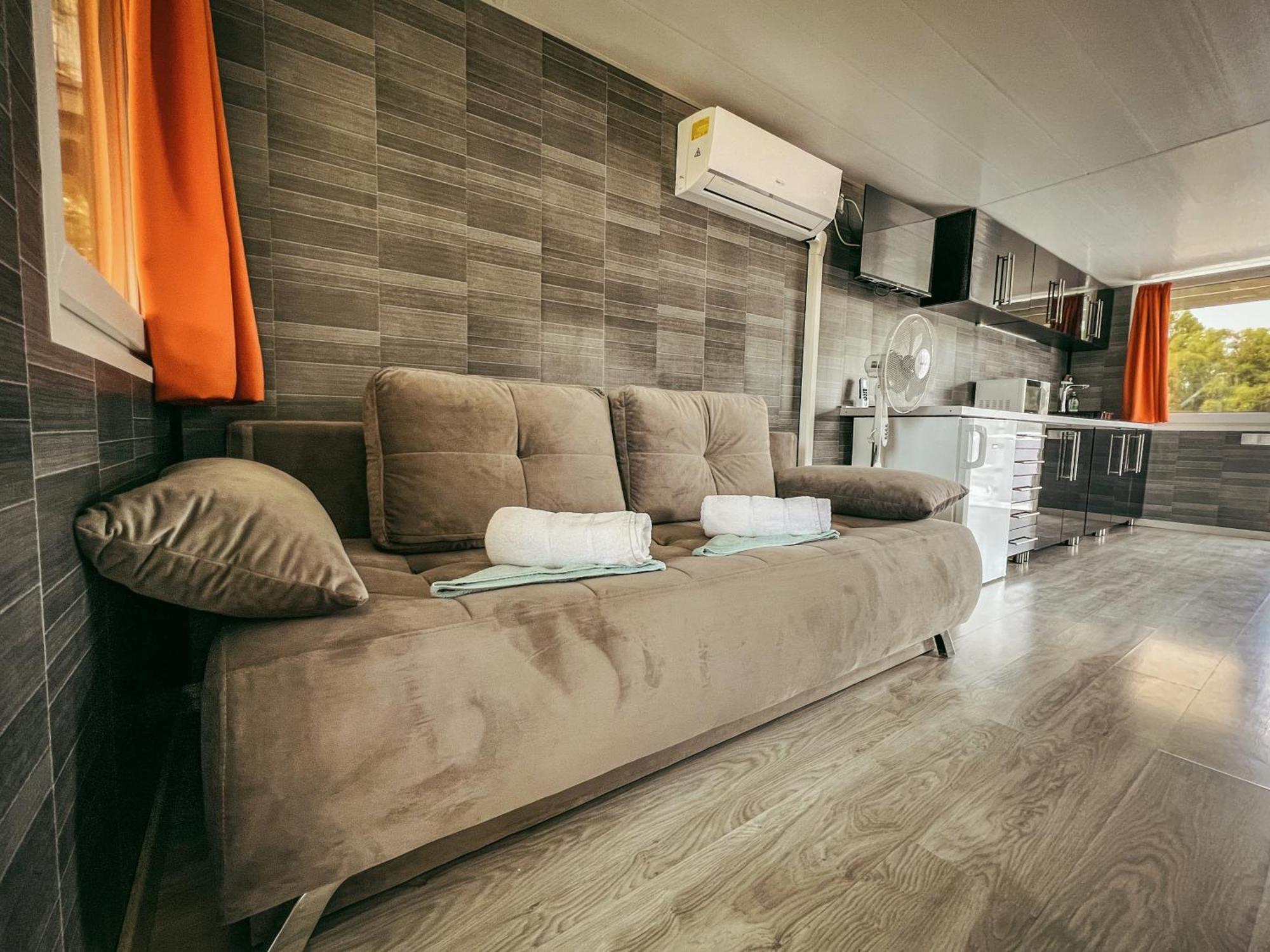 Lakohajo, Uszohaz - Tisza-To Hotel Tiszafured Luaran gambar