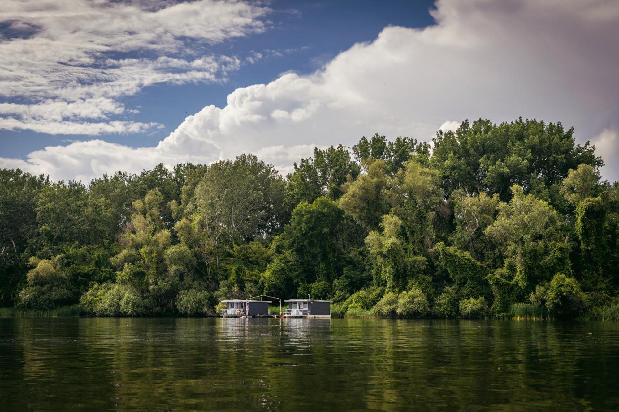 Lakohajo, Uszohaz - Tisza-To Hotel Tiszafured Luaran gambar
