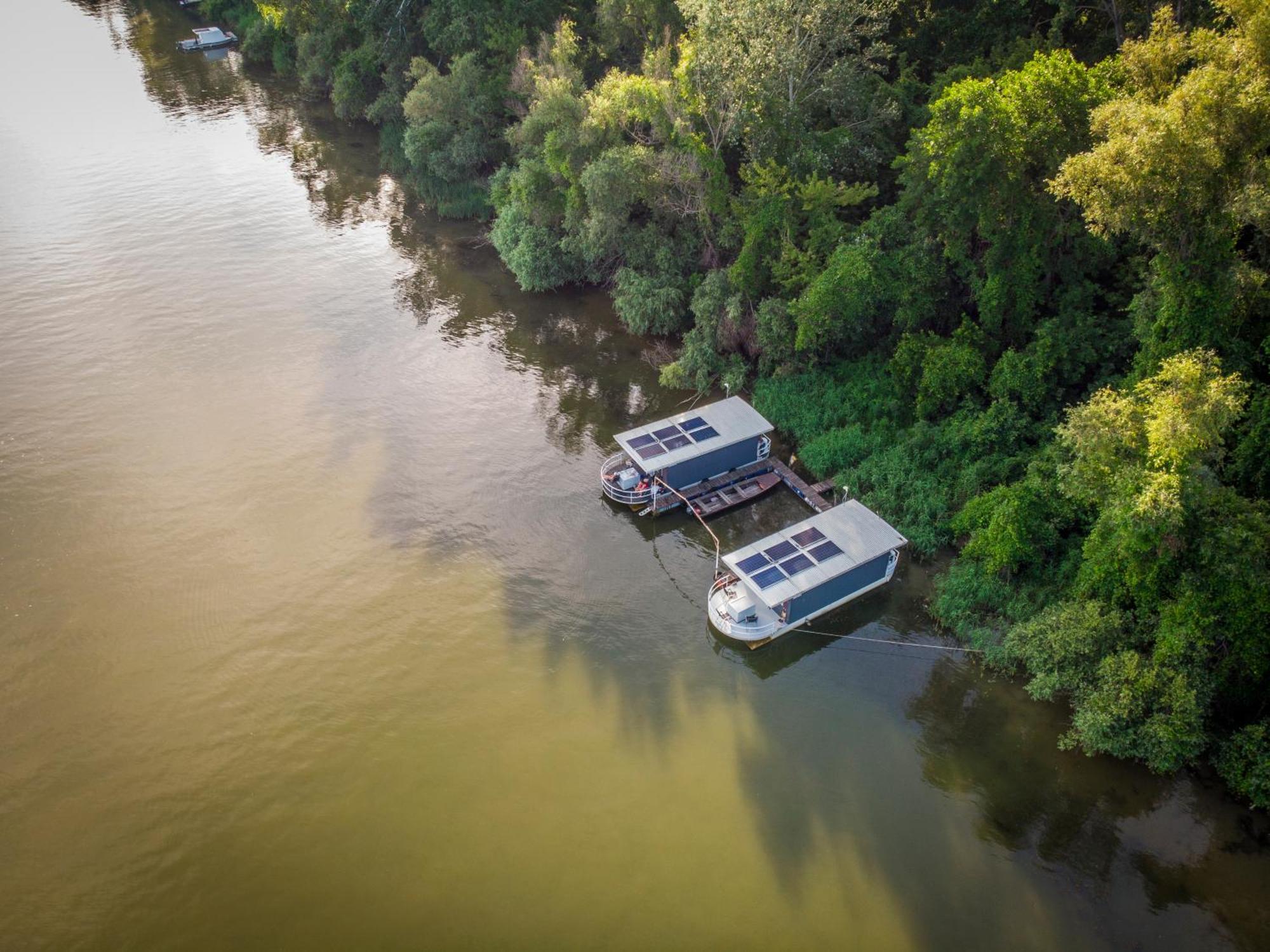 Lakohajo, Uszohaz - Tisza-To Hotel Tiszafured Luaran gambar